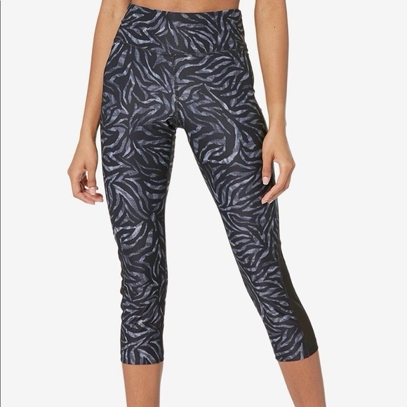 NEW Juicy Couture Sport Essential Crop Zebra Leggings High Waist Yoga Active - Picture 2 of 9
